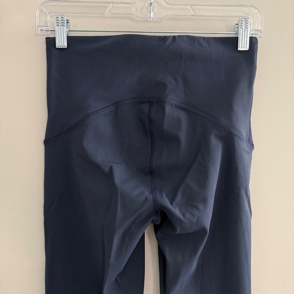 SPANX LEGGINGS ATHLETIC RAW HEM BACK STASH POCKET WIDE WAISTBAND NAVY BLUE M - Picture 6 of 12